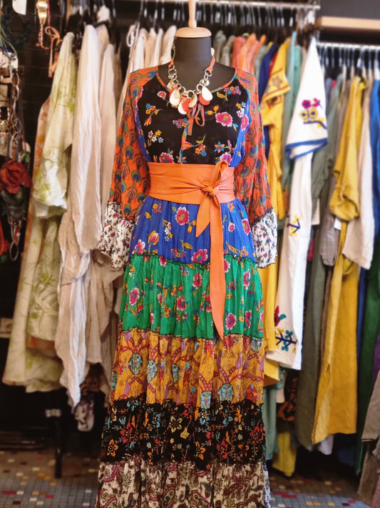Bohem Ruhunu Yansıtan Gypsy Elbise - Çiçek Desenli Patchwork Tasarım - İç Elbisesi Hediyeli